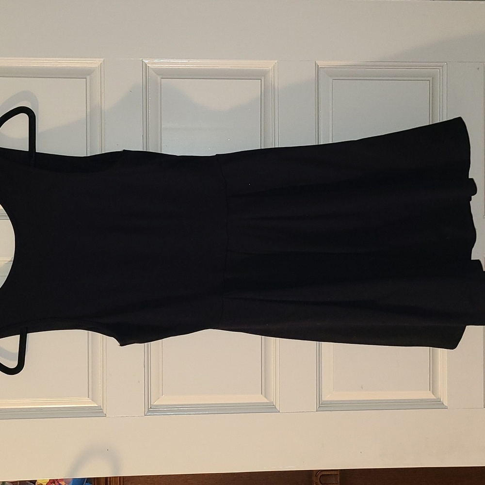 WINDSOR BLACK DRESS MEDIUM 70% Polyester 22% Rayon 3% Spandex